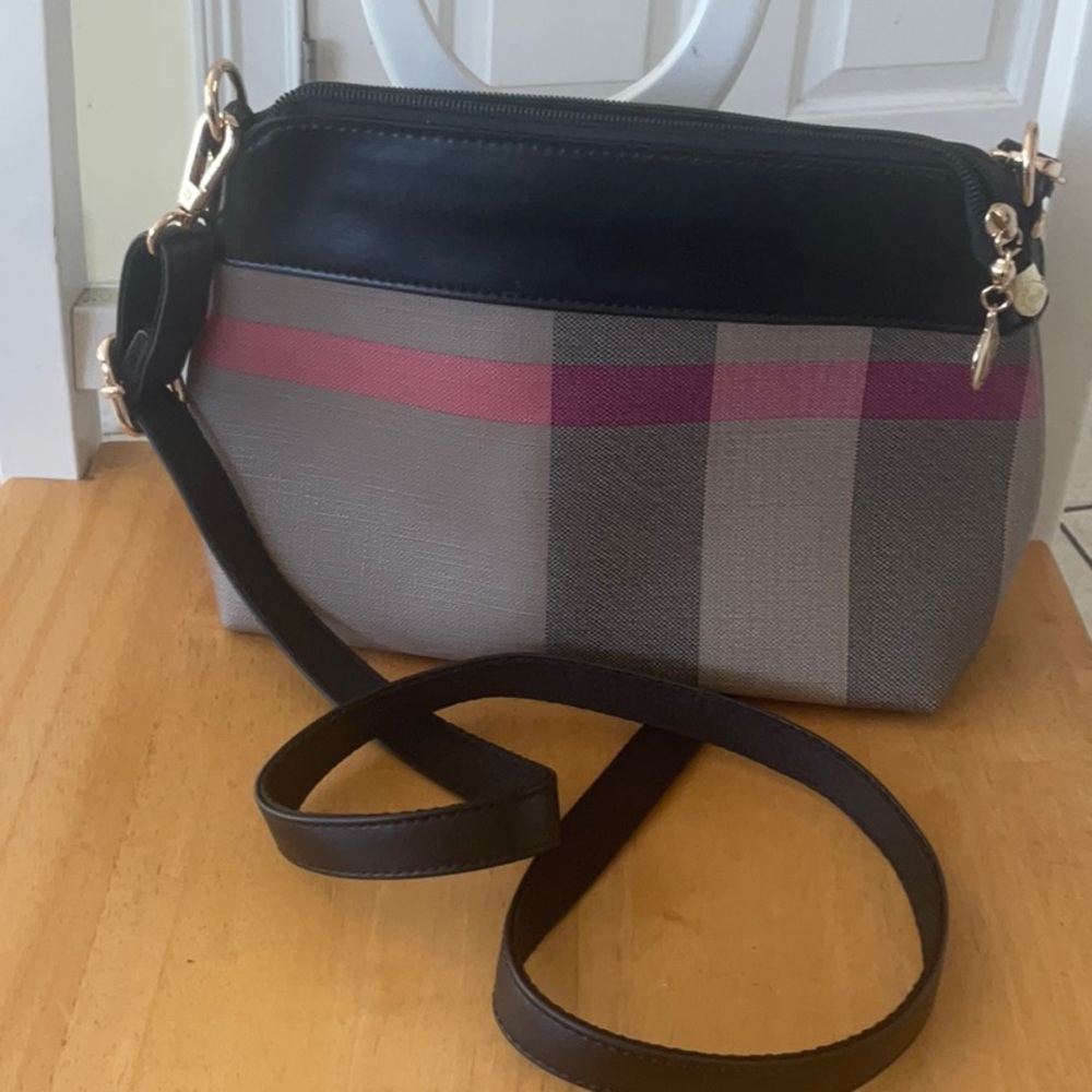 EflyterStylish Black and Brown Crossbody Bag - Picture 3 of 7